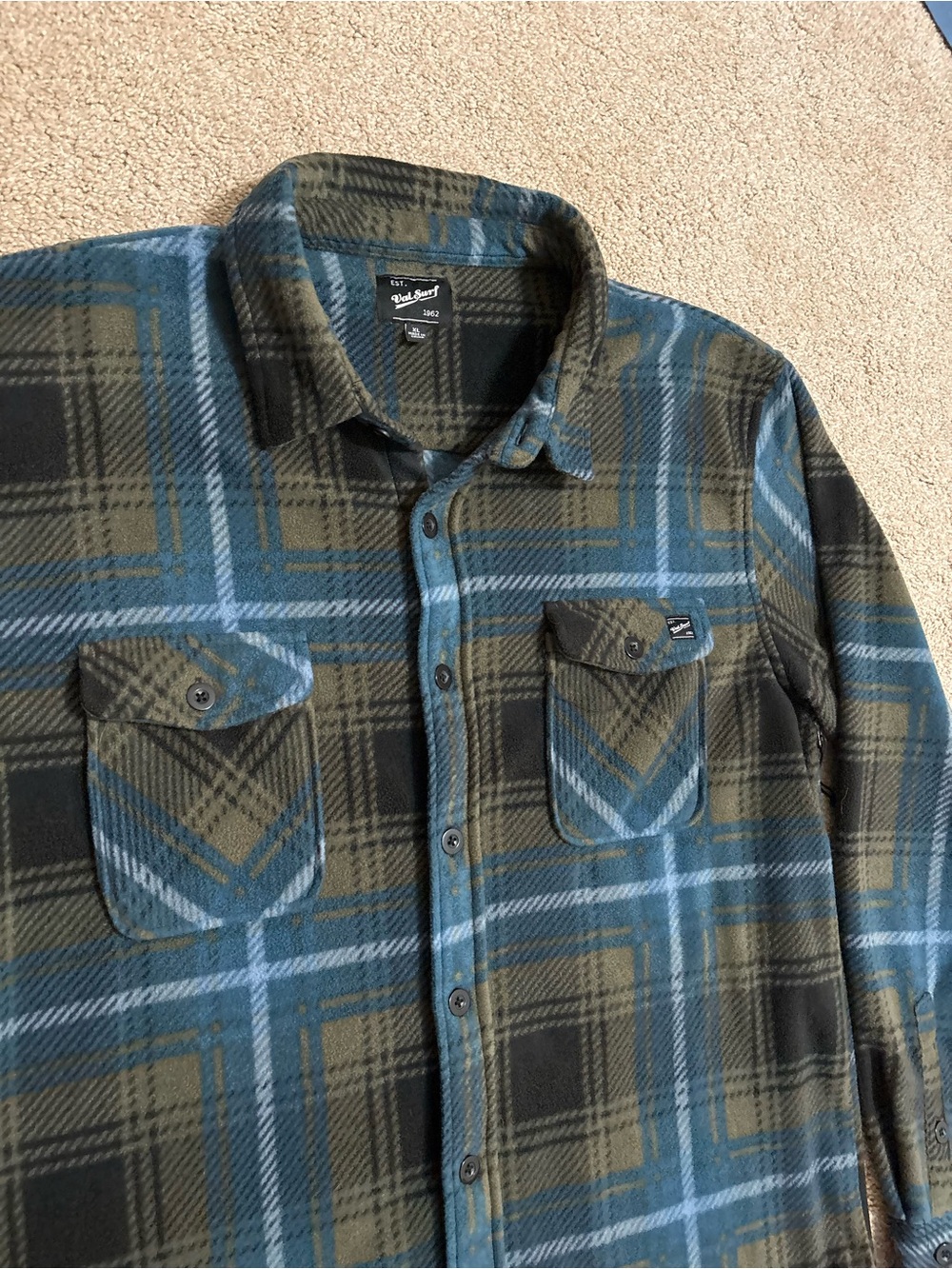 Val Surf cozy plaid Button-Down